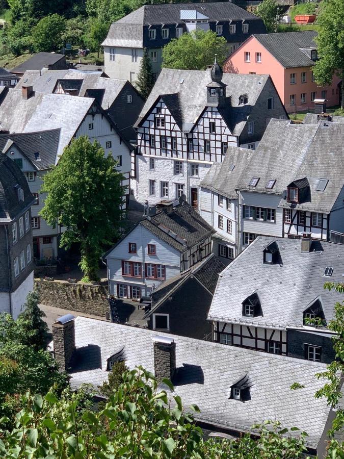 Manoir -1654- Historisch Schlafen In Monschaus Altstadt Eksteriør bilde